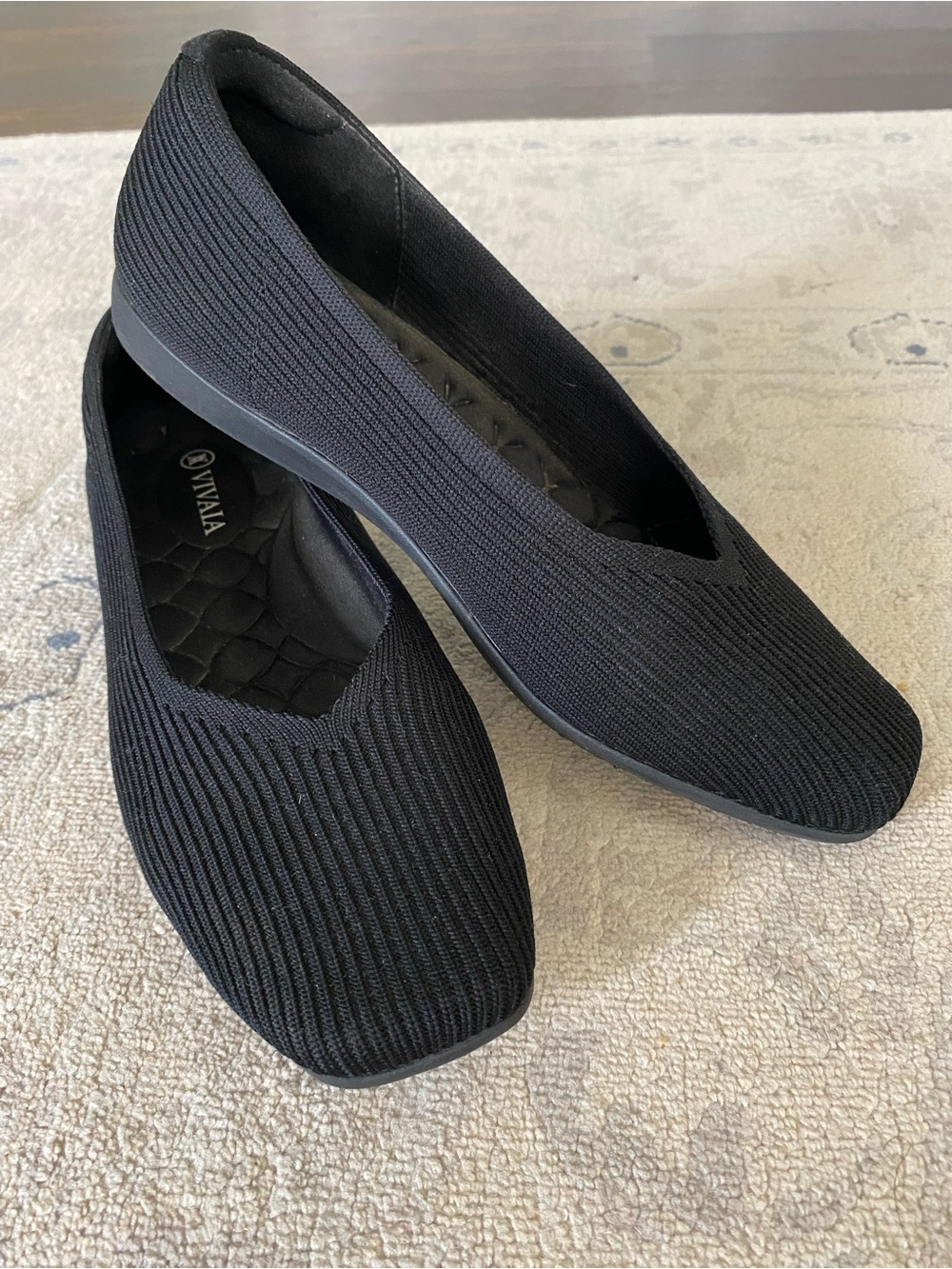 Vivaia Margot Walker Square Toe V-Cut Flats Black Ribbed 37.5 US 7